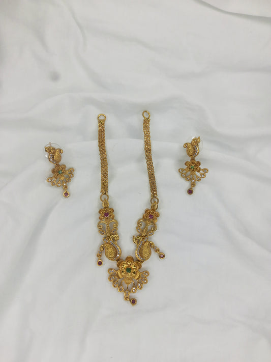 Short Necklace with Ear Set